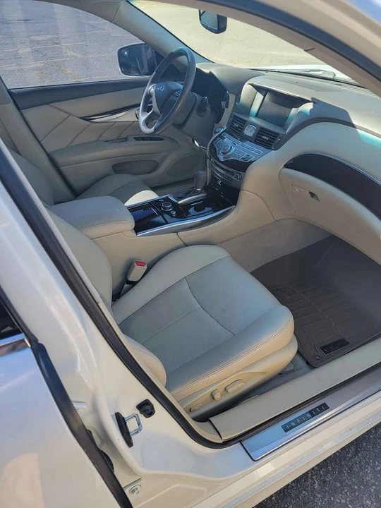 2011 Infiniti M/Q70 4th Gen - Image 14 of 15