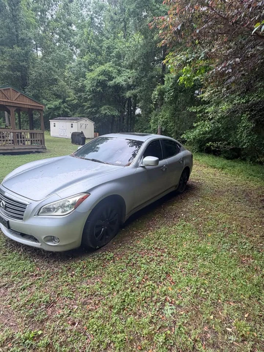 2011 Infiniti M/Q70 4th Gen - Image 2 of 3