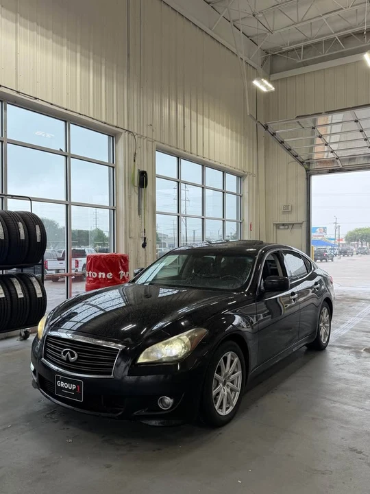 2011 Infiniti M/Q70 4th Gen - Image 2 of 9