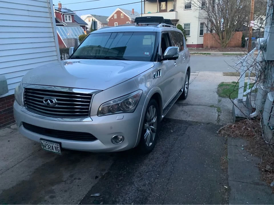 2011 Infiniti QX80 - Image 6 of 6