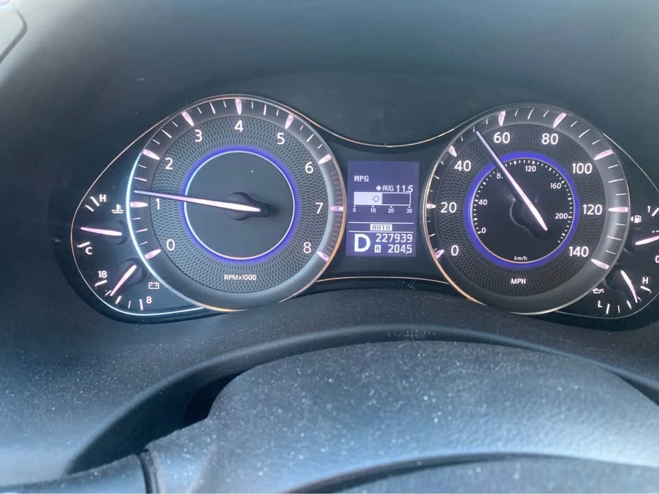 2011 Infiniti QX80 - Image 5 of 6