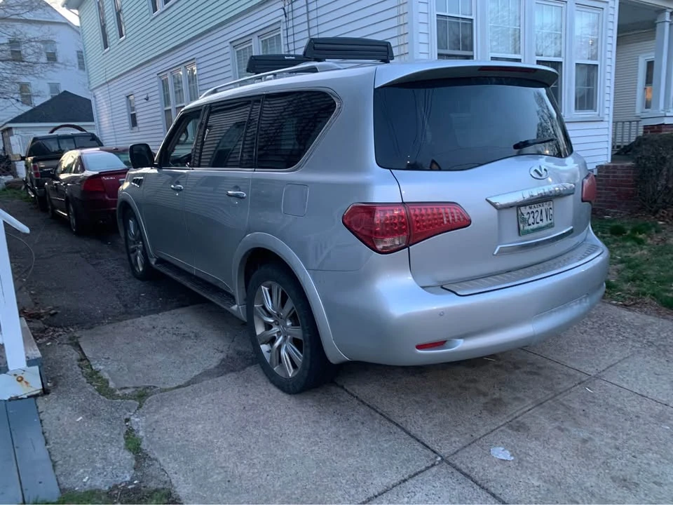 2011 Infiniti QX80 - Image 4 of 6