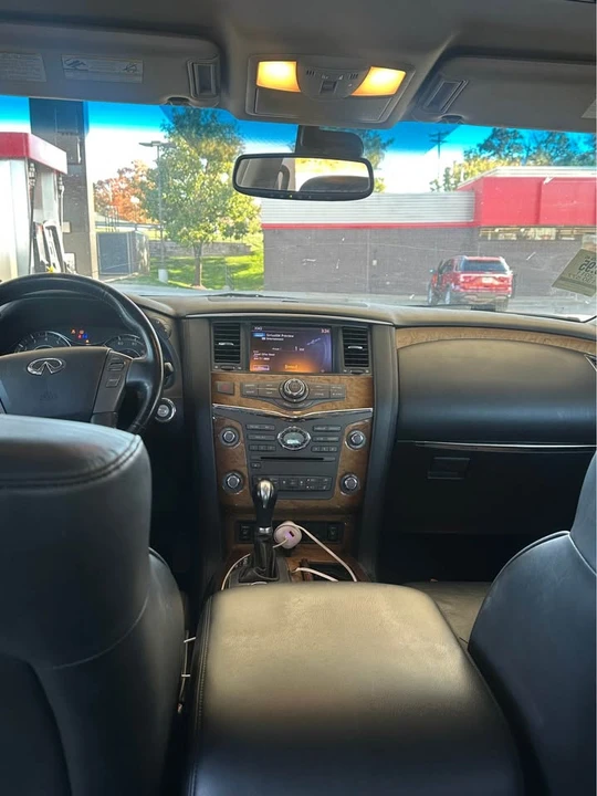 2011 Infiniti QX80 - Image 8 of 12
