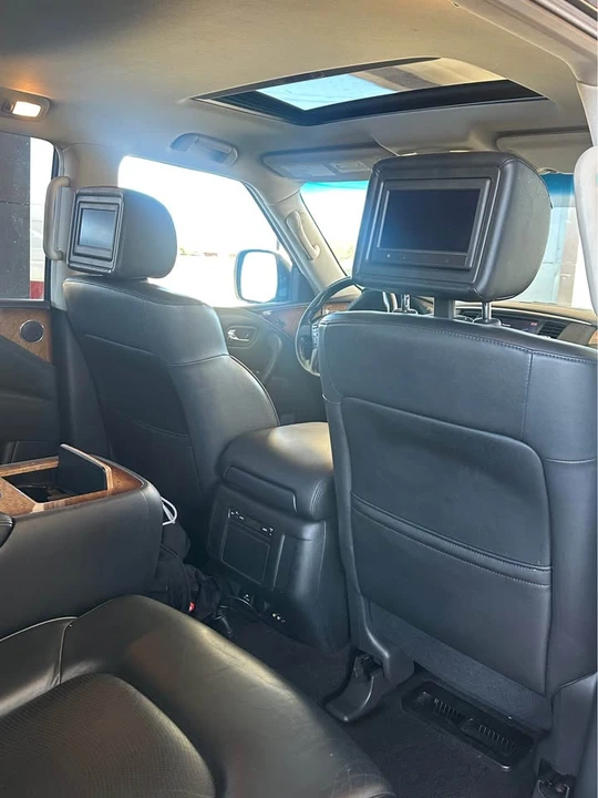 2011 Infiniti QX80 - Image 10 of 12