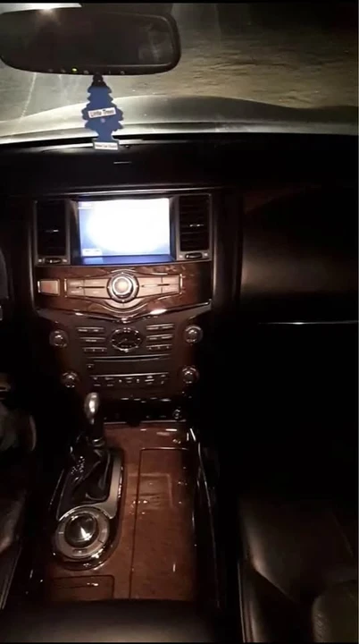 2011 Infiniti QX80 - Image 5 of 5