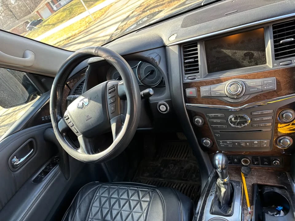 2011 Infiniti QX80 - Image 5 of 6