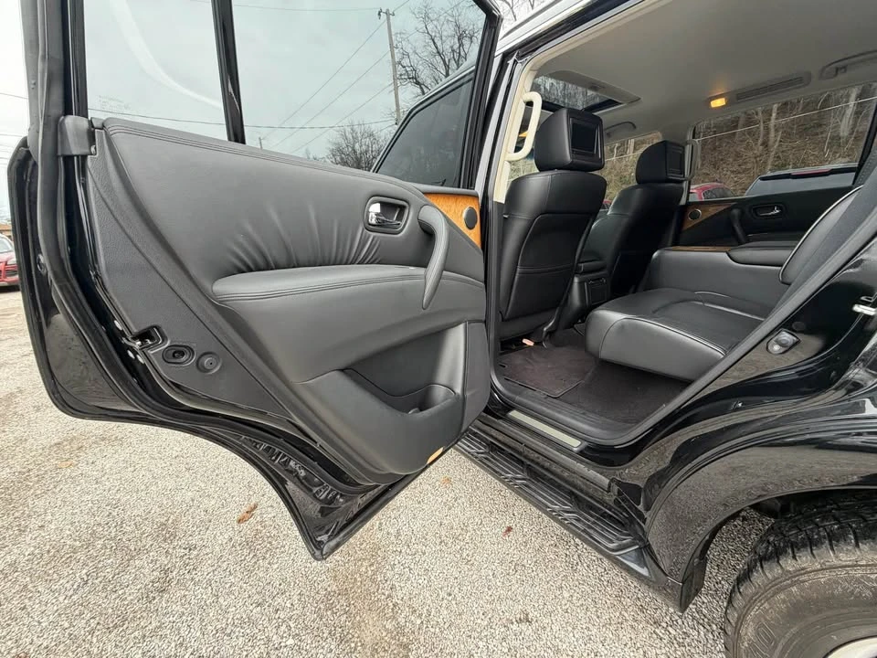 2011 Infiniti QX80 - Image 17 of 20