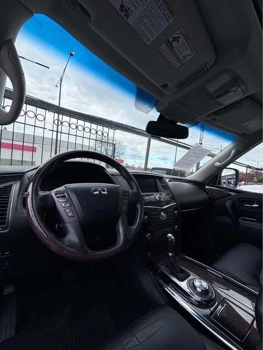 2011 Infiniti QX80 - Image 3 of 6