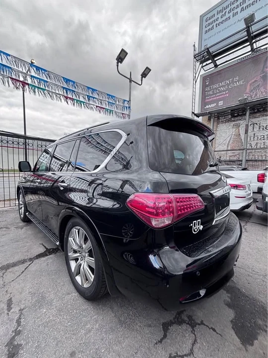 2011 Infiniti QX80 - Image 5 of 6