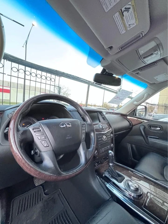2011 Infiniti QX80 - Image 3 of 6