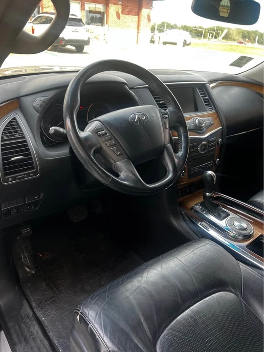 2011 Infiniti QX80 - Image 9 of 10