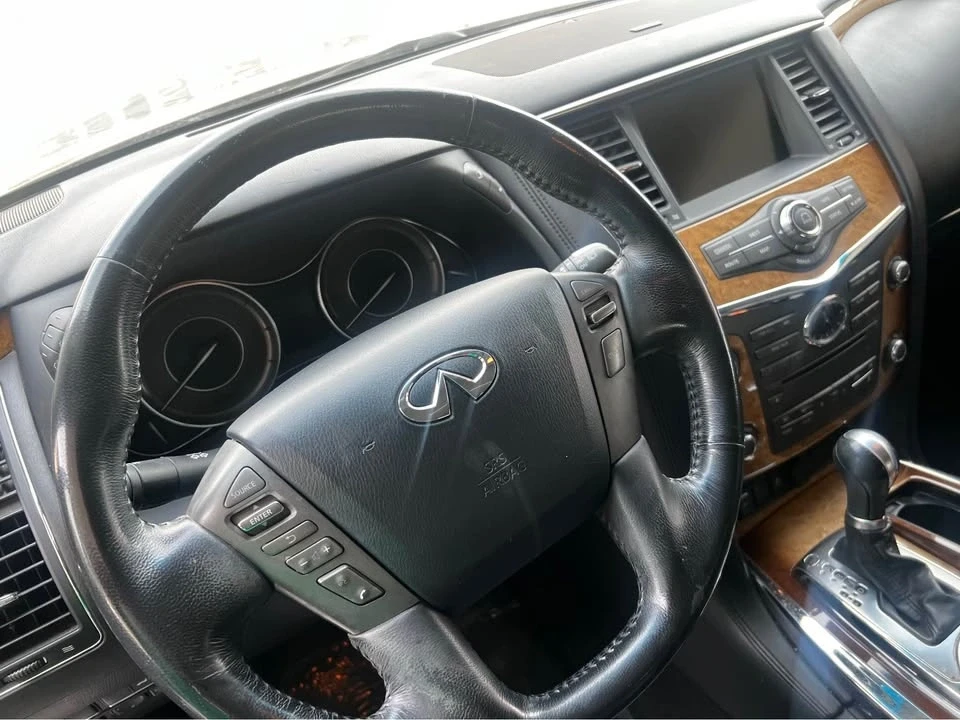 2011 Infiniti QX80 - Image 10 of 10