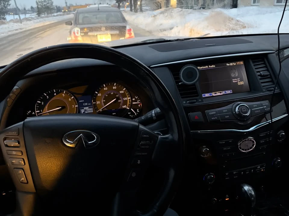 2011 Infiniti QX80 - Image 6 of 15