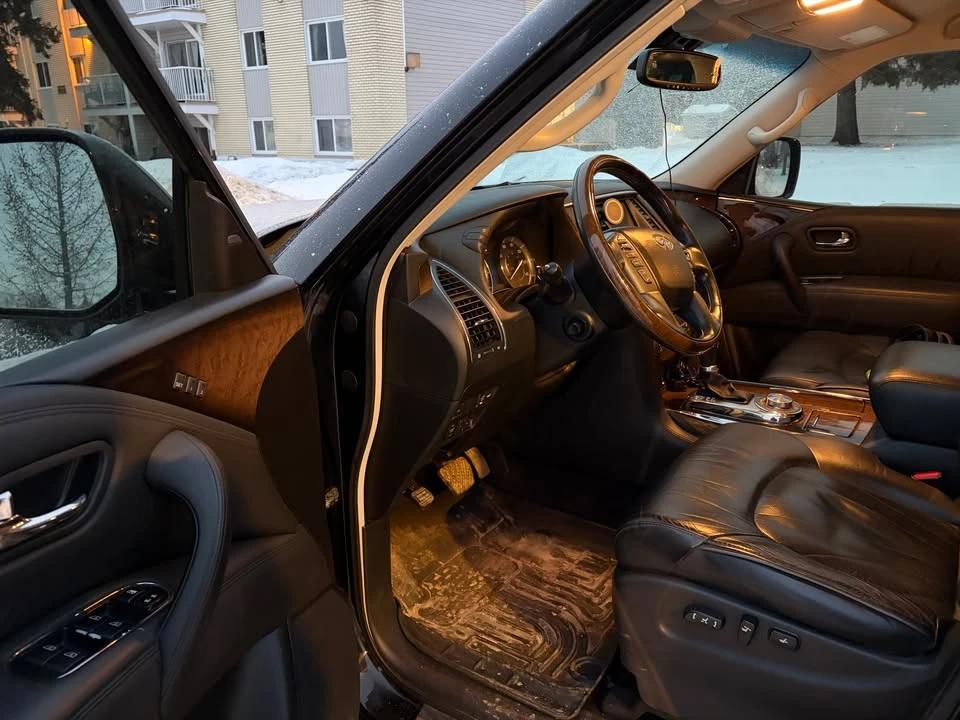 2011 Infiniti QX80 - Image 5 of 15