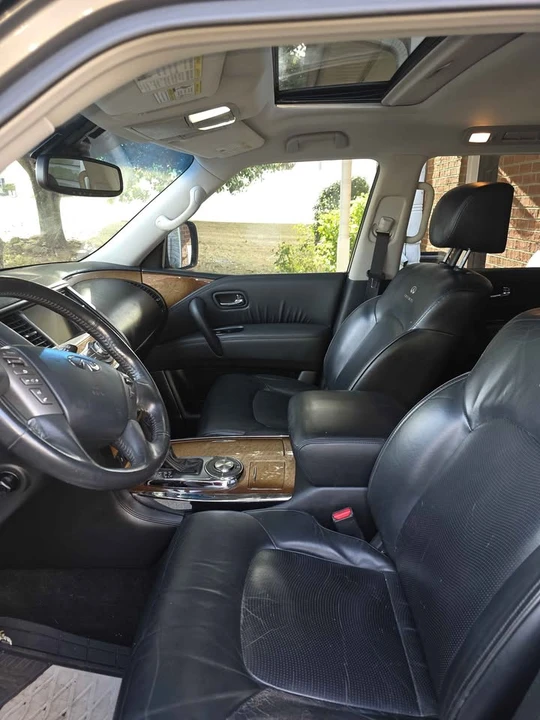 2011 Infiniti QX80 - Image 2 of 3