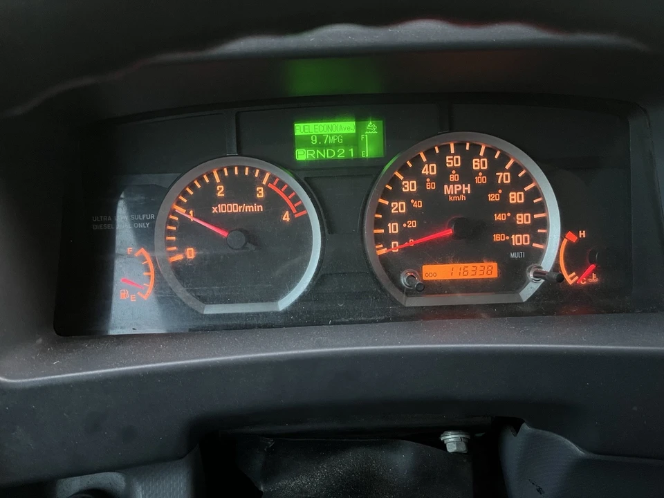 2011 Isuzu Elf - Image 11 of 14