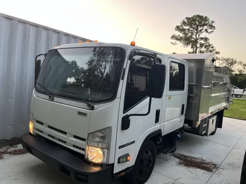 2011 Isuzu NPR-HD