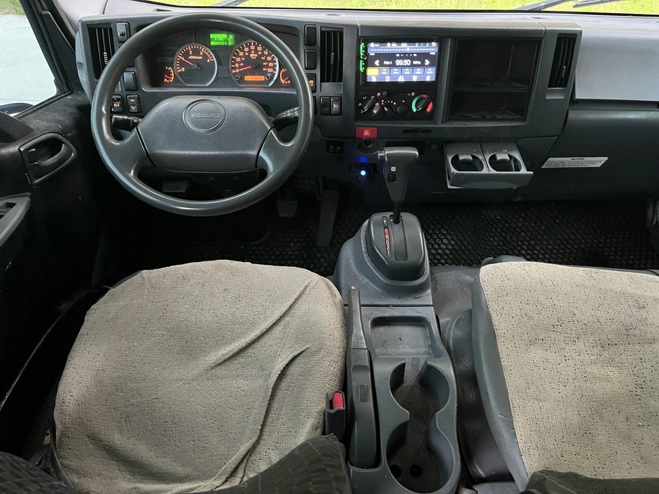 2011 Isuzu Elf - Image 13 of 14