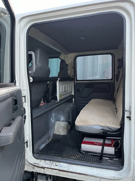 2011 Isuzu Elf - Image 14 of 14