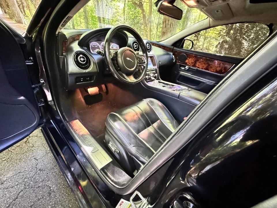 2011 Jaguar X351 XJ - Image 10 of 22
