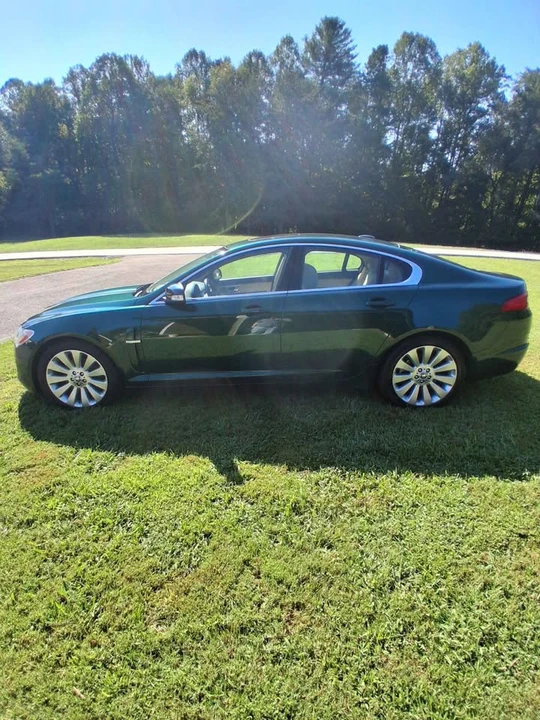 2011 Jaguar - Image 2 of 5
