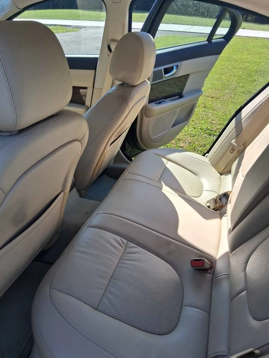 2011 Jaguar - Image 5 of 5