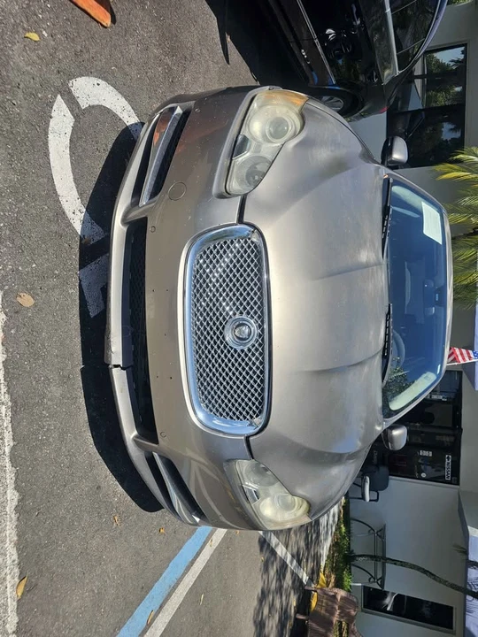 2011 Jaguar XE - Image 2 of 9