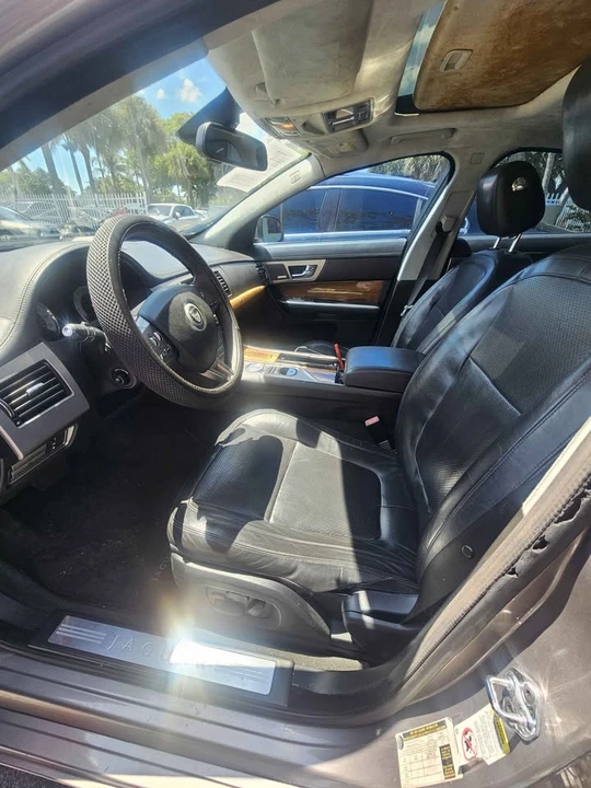 2011 Jaguar XE - Image 4 of 9