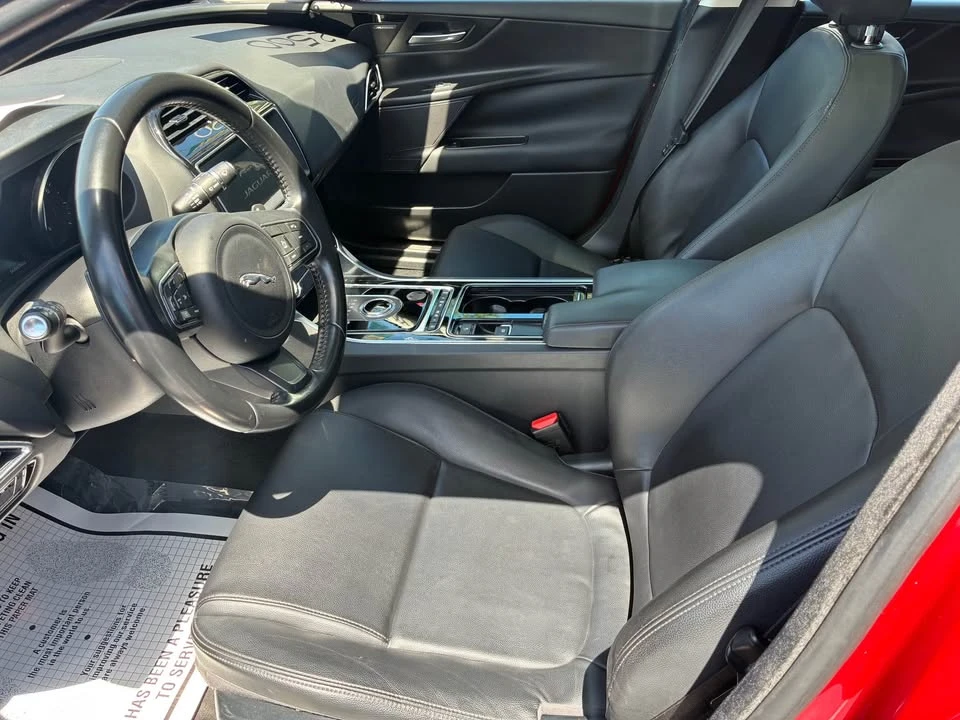 2011 Jaguar XE - Image 4 of 6