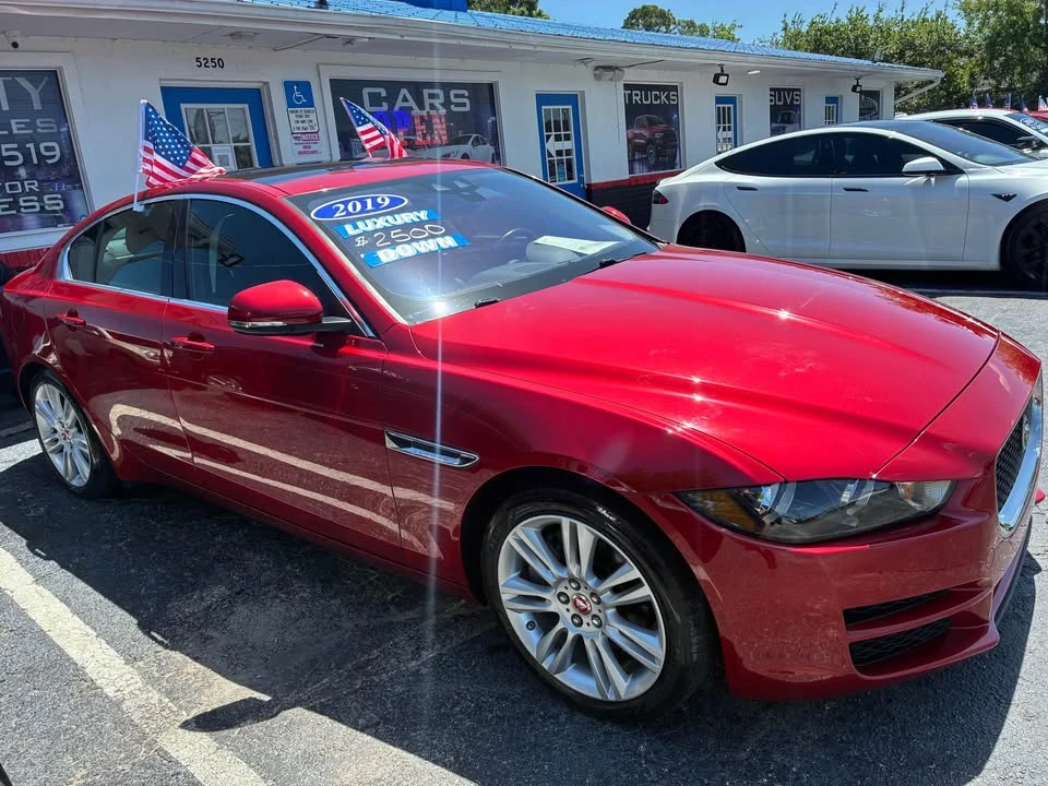 2011 Jaguar XE - Image 2 of 6
