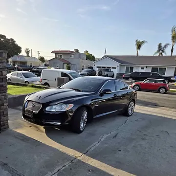 2011 Jaguar XF Luxury Sedan 4D