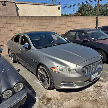 2011 Jaguar XF Luxury Sedan 4D