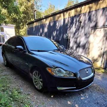 2011 Jaguar XF Luxury Sedan 4D