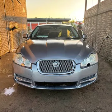 2011 Jaguar XF Luxury Sedan 4D