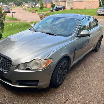 2011 Jaguar XF Luxury Sedan 4D