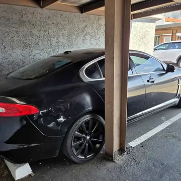 2011 Jaguar XF Luxury Sedan 4D