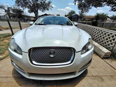 2011 Jaguar XF Luxury Sedan 4D