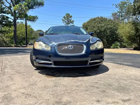 2011 Jaguar XF Luxury Sedan 4D