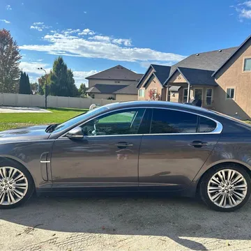 2011 Jaguar XF Premium Luxury