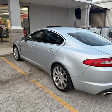 2011 Jaguar XF Premium Luxury Sedan 4D