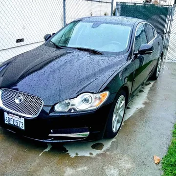 2011 Jaguar XF Premium Luxury Sedan 4D