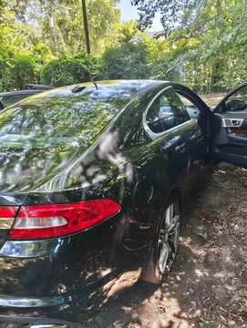2011 Jaguar XF Premium Luxury Sedan 4D
