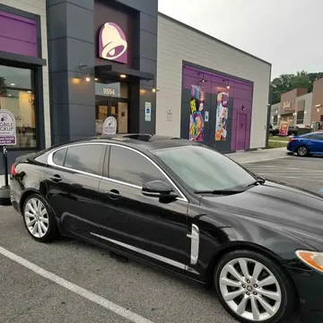 2011 Jaguar XF Premium Sedan 4D