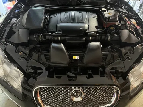 2011 Jaguar XF Premium V8 5.0L