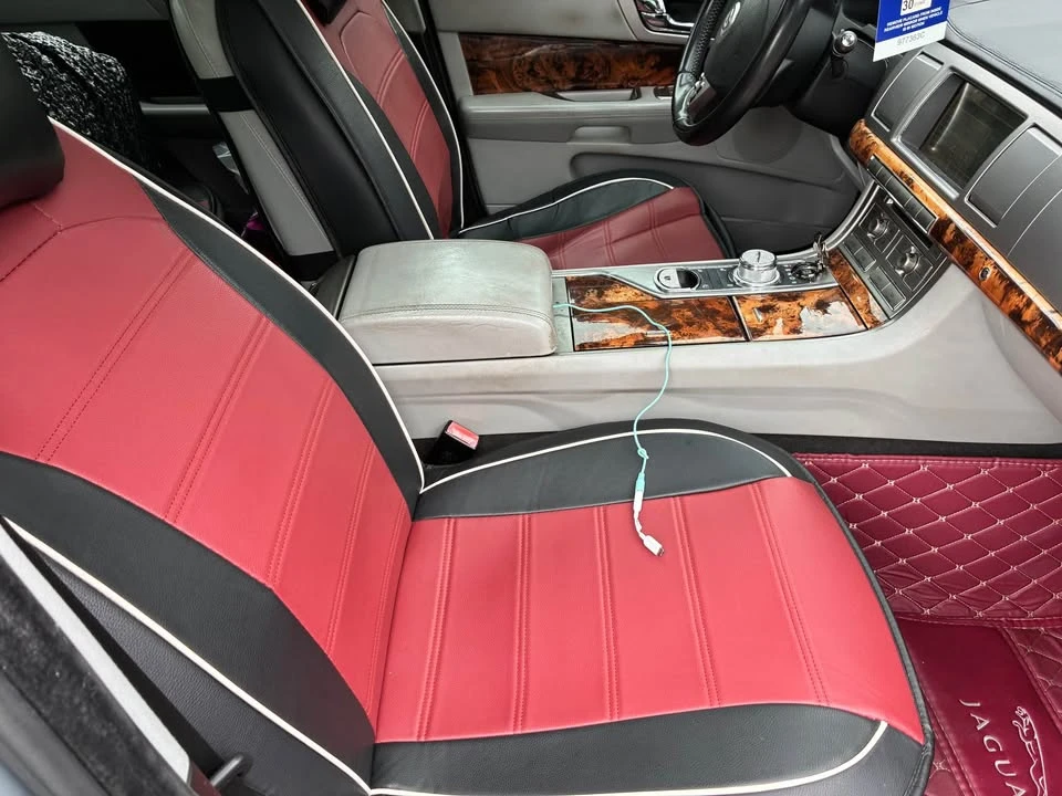 2011 Jaguar - Image 3 of 9