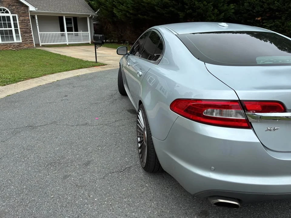 2011 Jaguar - Image 5 of 9