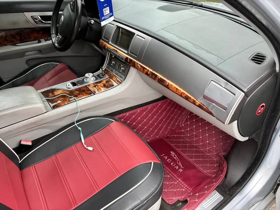 2011 Jaguar - Image 4 of 9