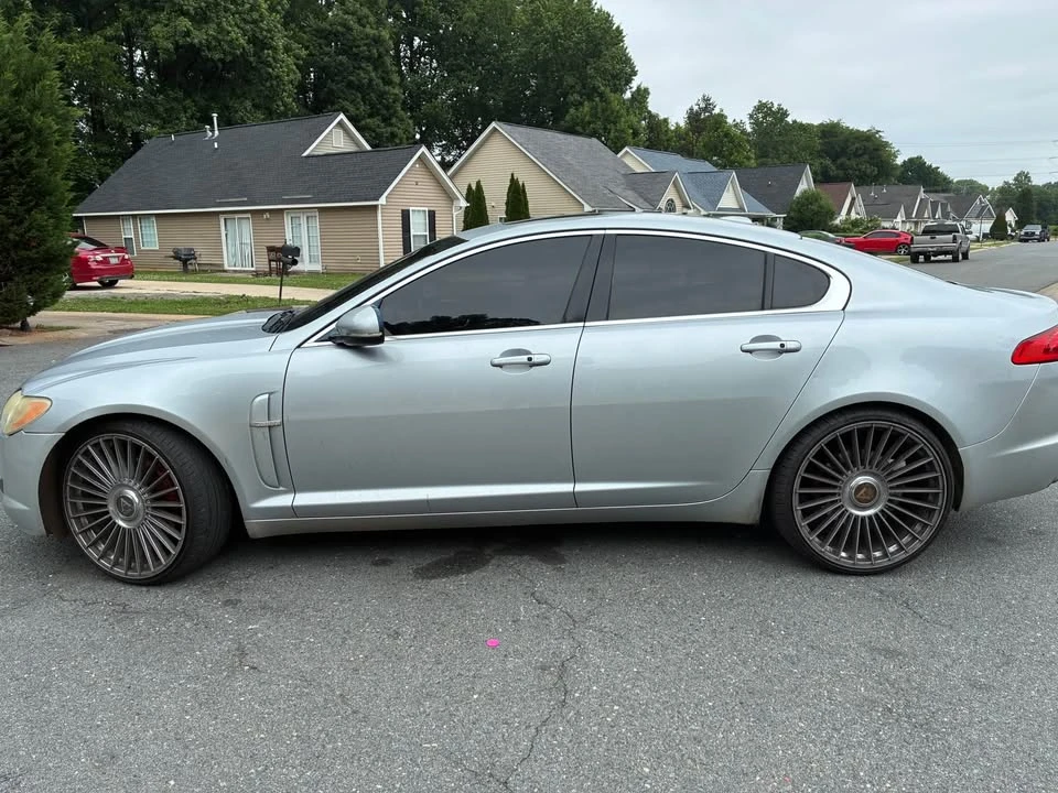 2011 Jaguar - Image 9 of 9