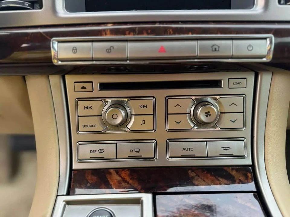 2011 Jaguar X250 XF - Image 14 of 19