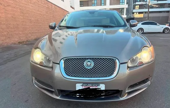 2011 Jaguar XF Sedan 4D